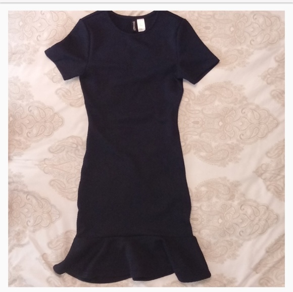 Dark Navy Ruffled Bodycon Dress - Picture 4 of 8